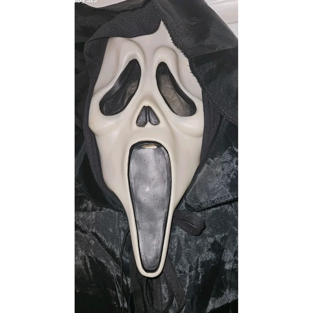Scream Ghost Face Glow In Dark‎ Mask & Hooded Costume Adult Halloween Scary